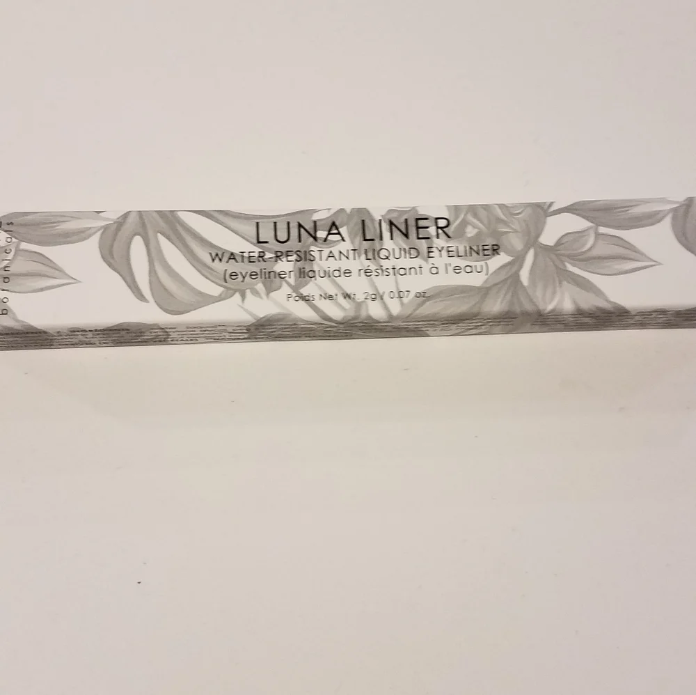 🍋‍🟩Luna Liner Liquid eyeliner in pitch black☀️